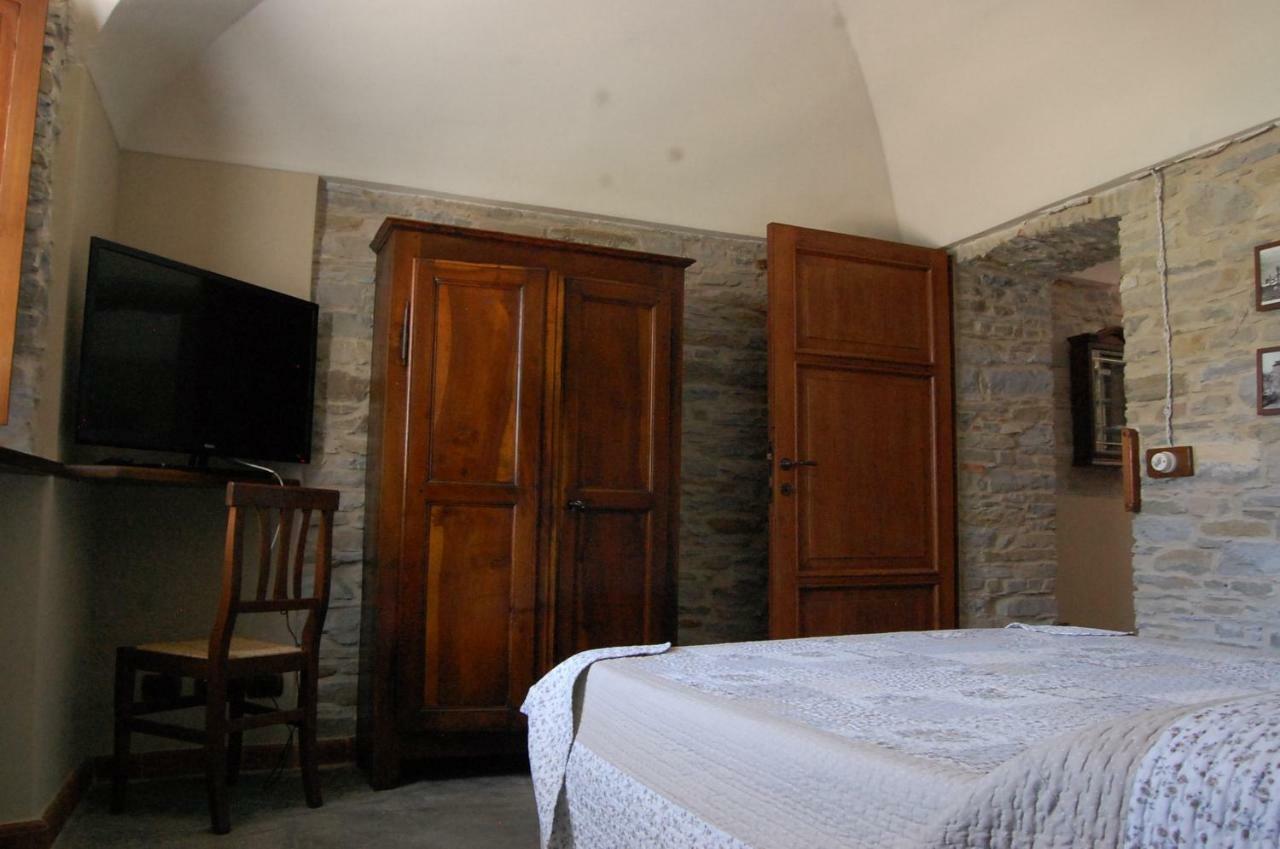 Appartamenti Cenni - Relais Su Lago Varsi Luaran gambar