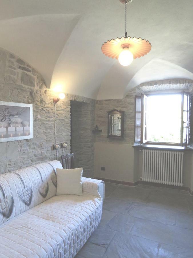 Appartamenti Cenni - Relais Su Lago Varsi Luaran gambar